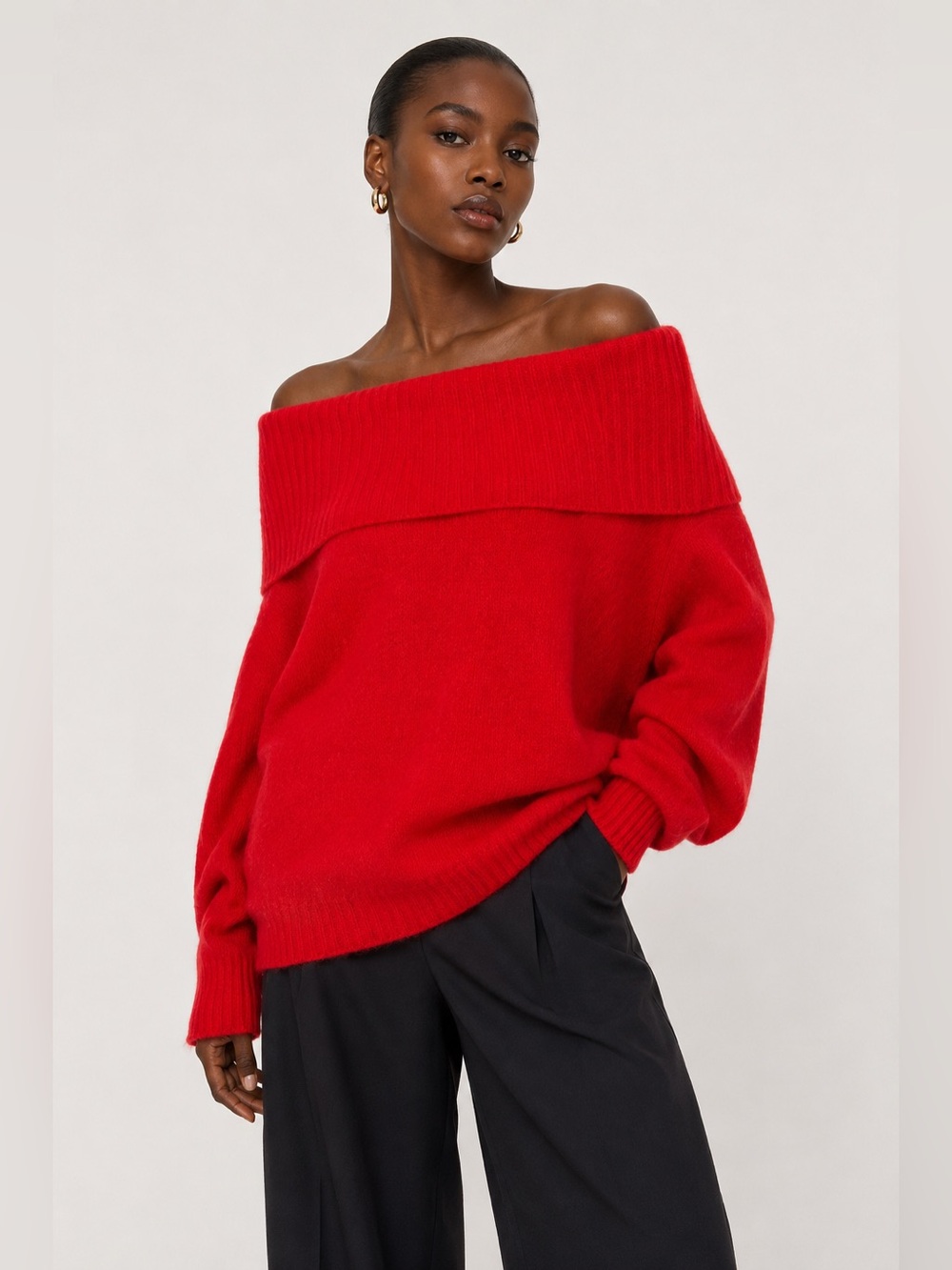 H&M Off-the-Shoulder Oversized Sweater – XS